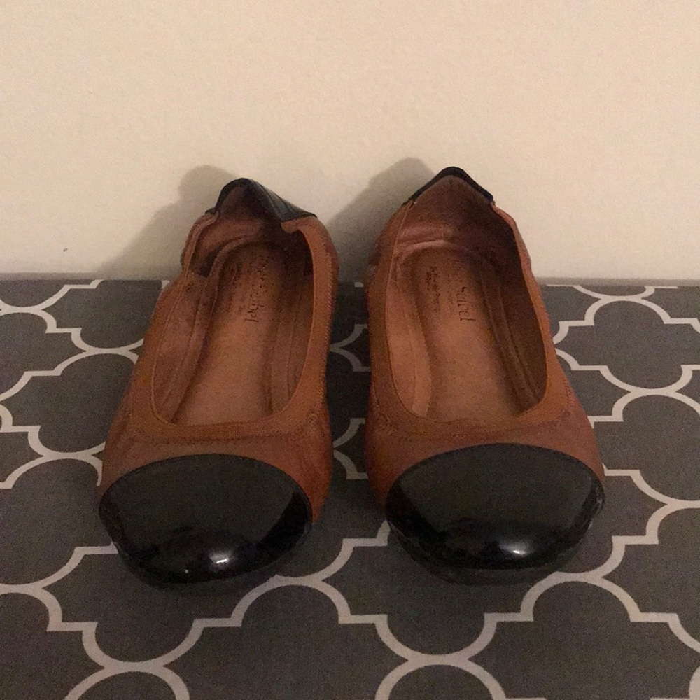 Casual flats